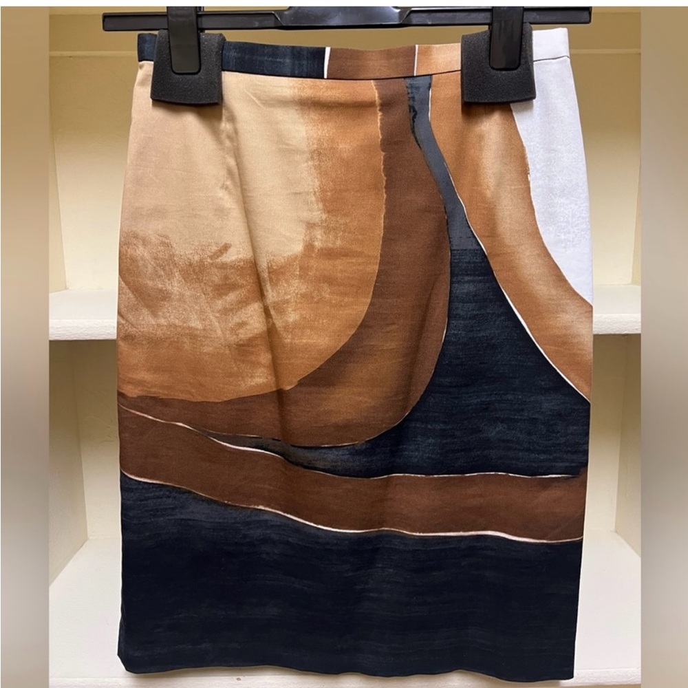MaxMara pencil skirt in neutral colors